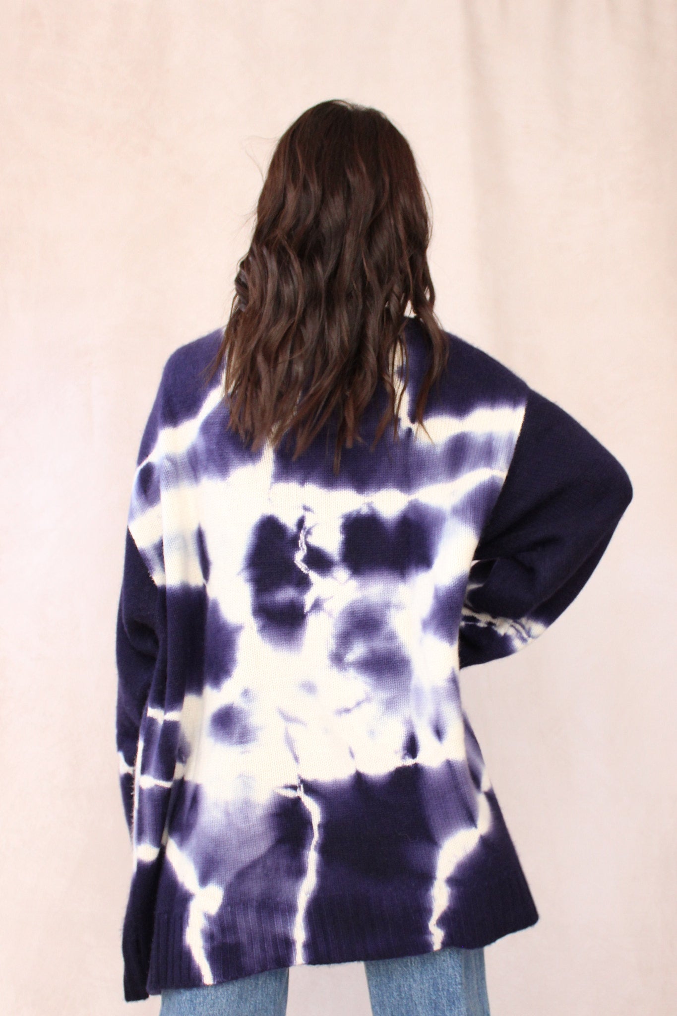 CASHMERE TIE DYE CARDIGAN NAVY – Sunchasers