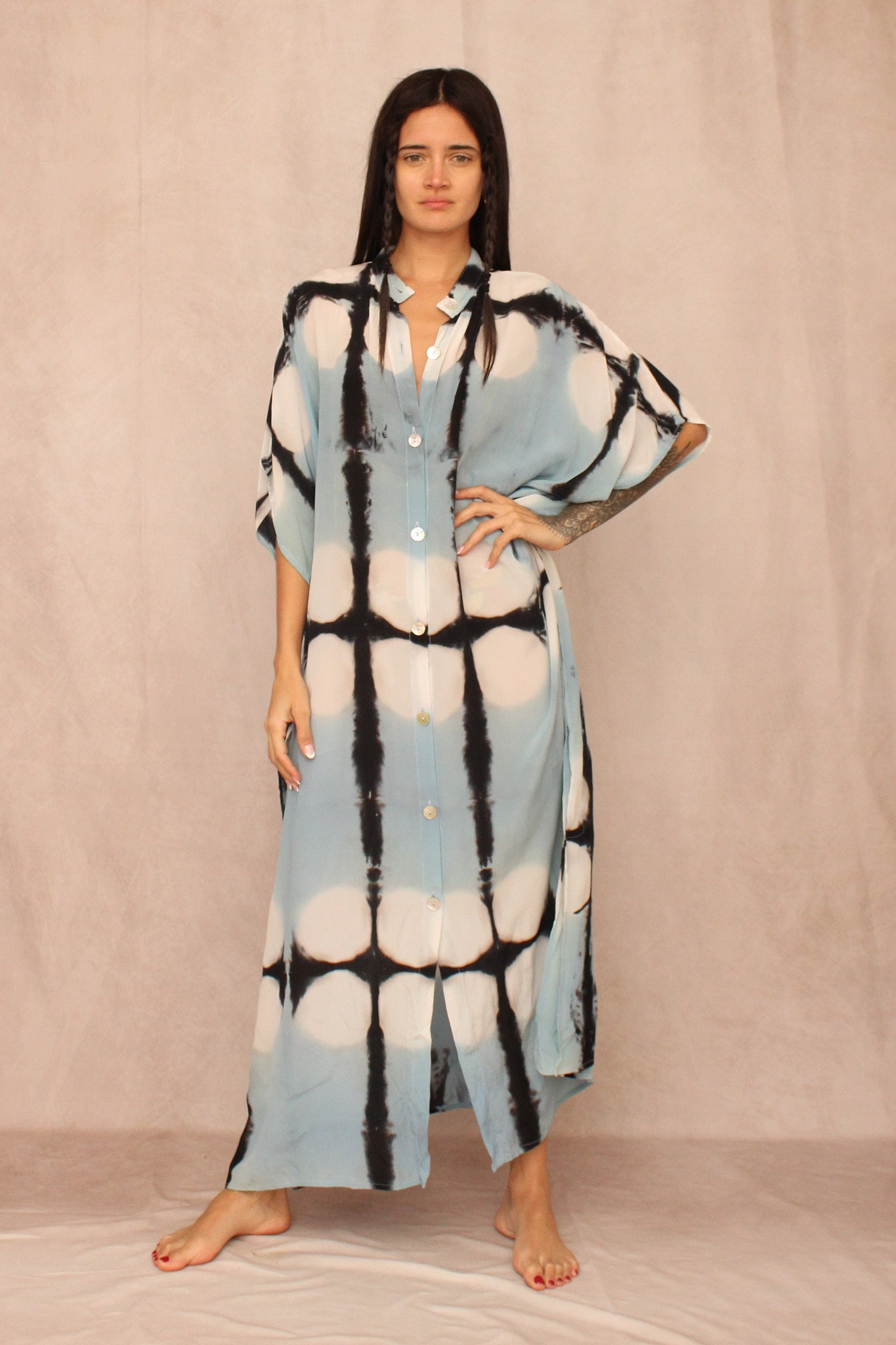SUNCHASERS MOON DYE SILK KAFTAN DRESS BLUE SUNCHASERS MOON DYE SILK KAFTAN DRESS BLUE