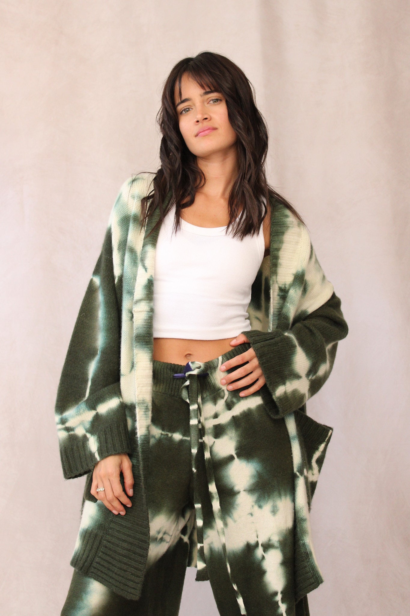 CASHMERE TIE DYE CARDIGAN FOREST GREEN – Sunchasers